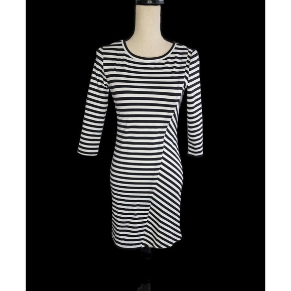 Cupcakes and Cashmere Sheath Dress Size XS Slant Stripe Mini 3/4 Sleeves New - Picture 1 of 11